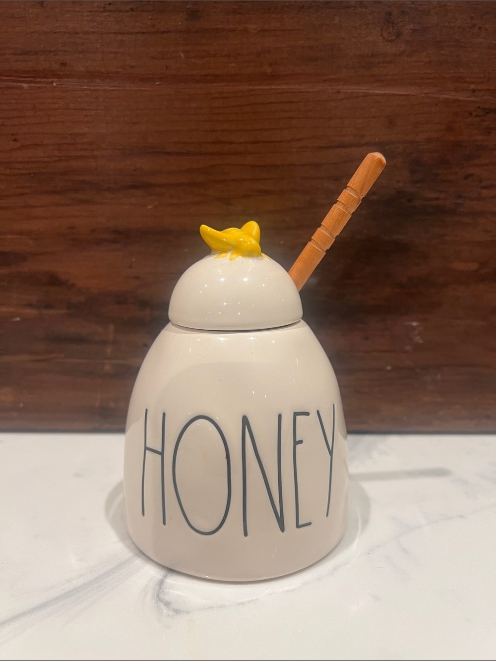 🔥‼️Rae Dunn Cream Honey Jar with Yellow Bee Lid and Tan Dipper‼️🔥